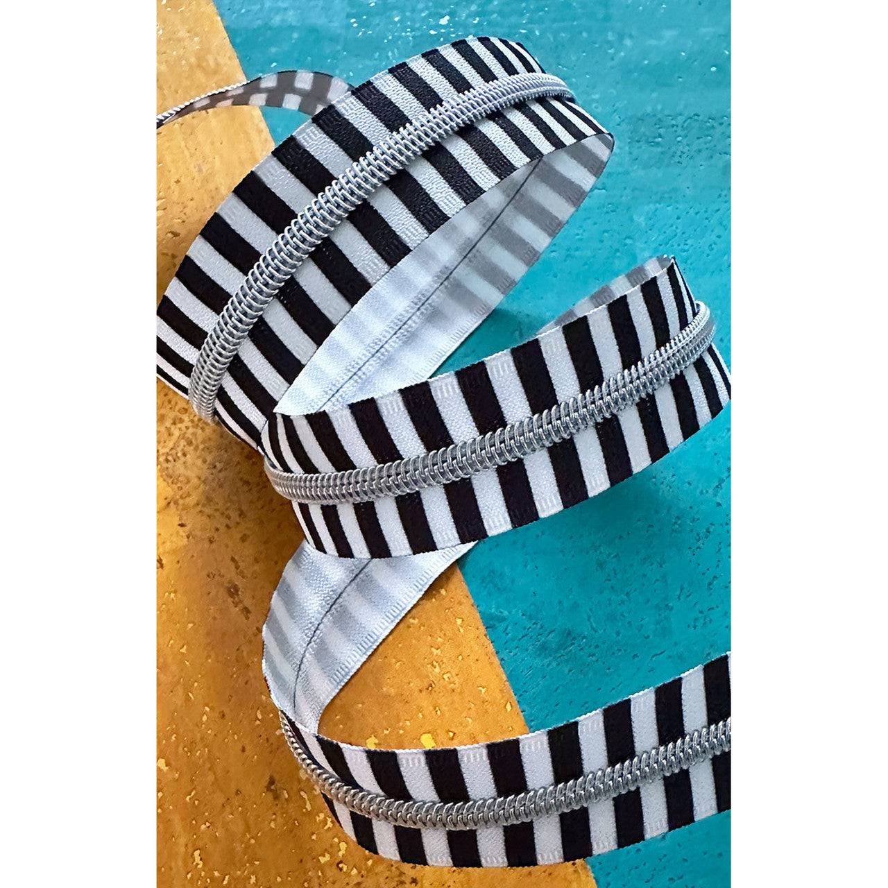 Wide Black Stripe Zipper Tape with Nickel teeth